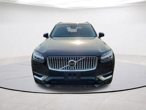 Onyx Black Metallic 2025 Volvo XC90 B5 Core