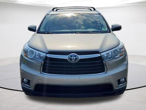 Creme Brulee Mica 2015 Toyota Highlander