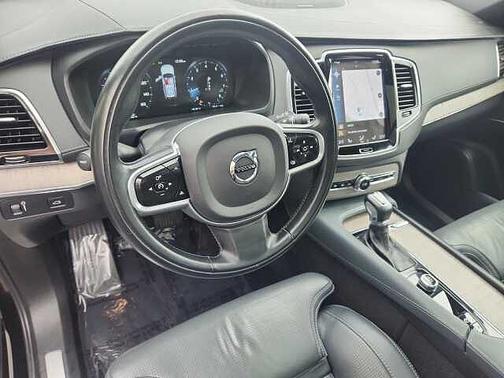 2022 Volvo XC90 T6 Inscription