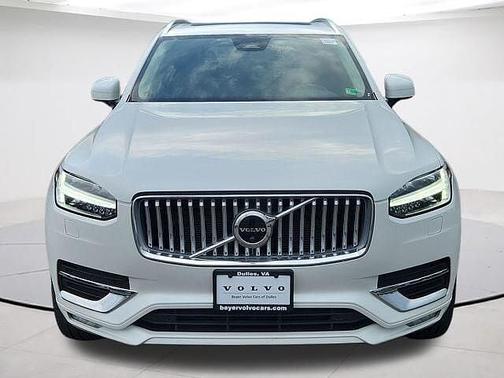 Crystal White Metallic 2023 Volvo XC90 B5 Plus