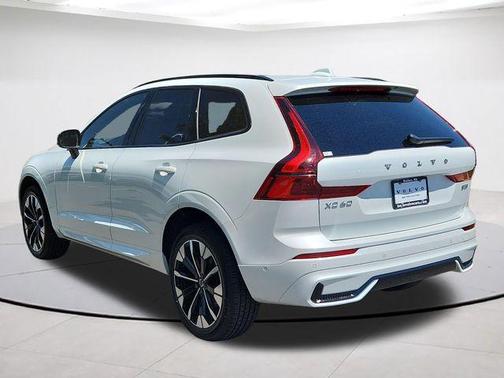 Crystal White 2026 Volvo XC60 B5 Plus