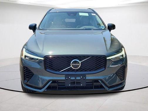 Forest Green 2026 Volvo XC60 Plug-In Hybrid T8 Ultra
