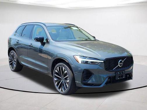Forest Green 2026 Volvo XC60 Plug-In Hybrid T8 Ultra