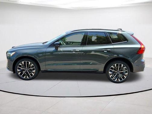 Forest Green 2026 Volvo XC60 Plug-In Hybrid T8 Ultra