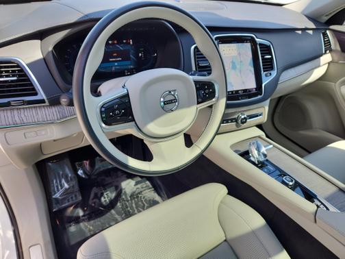 2024 Volvo XC90 Recharge Plug-In Hybrid Ultimate