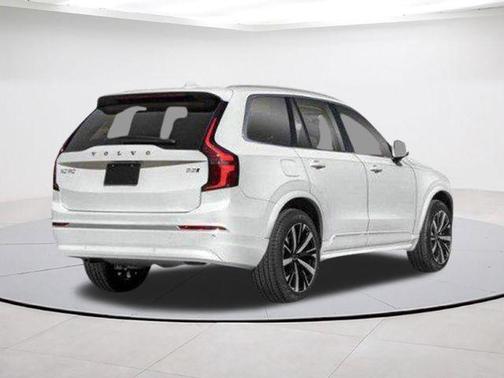Onyx Black Metallic 2026 Volvo XC90 B6 Ultra 7-Seater