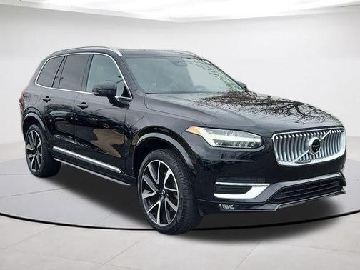 Onyx Black Metallic 2023 Volvo XC90 B5 Plus