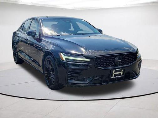 Onyx Black Metallic 2023 Volvo S60 Recharge Plug-In Hybrid T8 Plus Black Edition