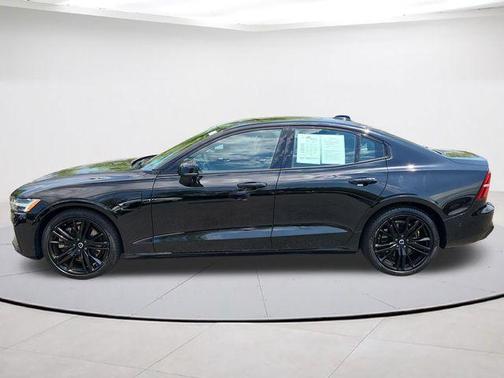 Onyx Black Metallic 2023 Volvo S60 Recharge Plug-In Hybrid T8 Plus Black Edition