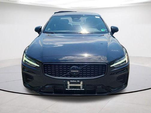 Onyx Black Metallic 2023 Volvo S60 Recharge Plug-In Hybrid T8 Plus Black Edition