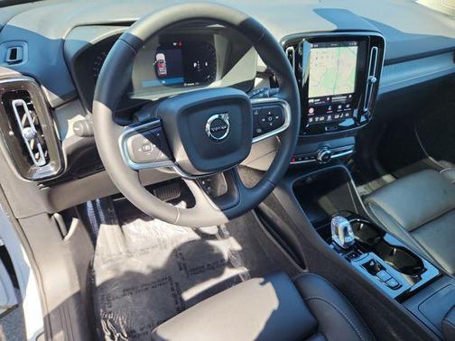 Cloud 9 White 2025 Volvo XC40 B5 Plus Bright Theme