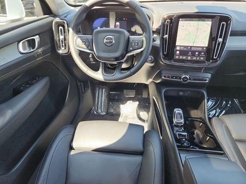 Cloud 9 White 2025 Volvo XC40 B5 Plus Bright Theme