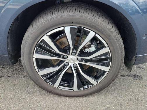 Denim Blue Metallic 2024 Volvo XC60 B5 Plus Dark Theme