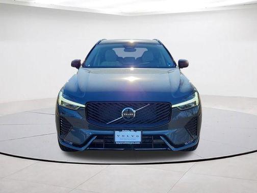 Forest Green 2026 Volvo XC60 B5 Ultra