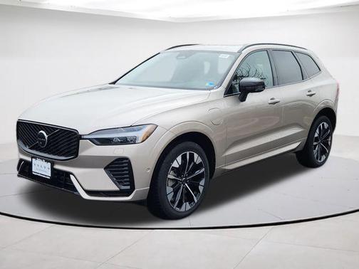 Bright 2026 Volvo XC60 Plug-In Hybrid T8 Ultra