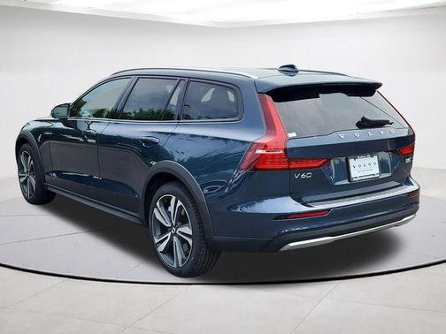 Denim Blue Metallic 2026 Volvo V60 Cross Country B5 Plus