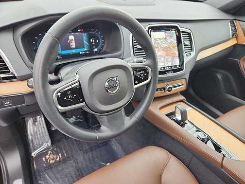 2023 Volvo XC90 Plus