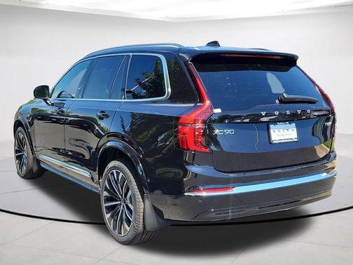 Onyx Black Metallic 2026 Volvo XC90 Plug-In Hybrid T8 Ultra 7-Seater