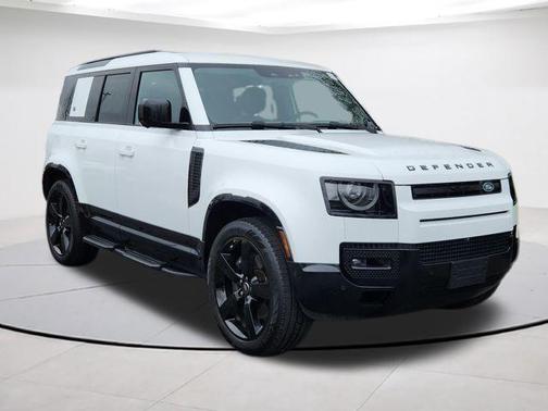 Fuji White 2024 Land Rover Defender P400 X-Dynamic SE