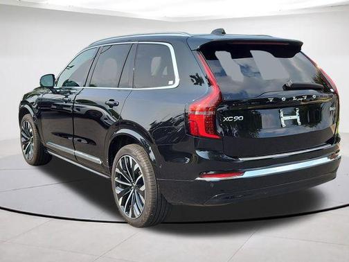 Onyx Black Metallic 2026 Volvo XC90 B6 Plus 7-Seater