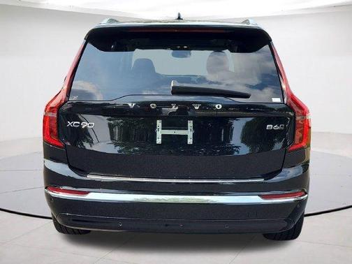 Onyx Black Metallic 2026 Volvo XC90 B6 Plus 7-Seater