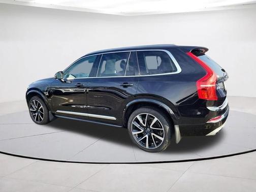 Onyx Black Metallic 2021 Volvo XC90 Recharge Plug-In Hybrid T8 Inscription Expression 7 Passenger