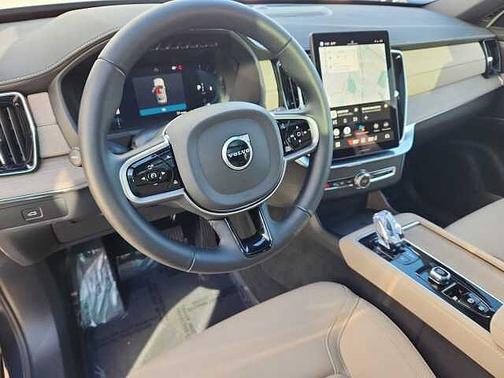 2025 Volvo XC90 Plus