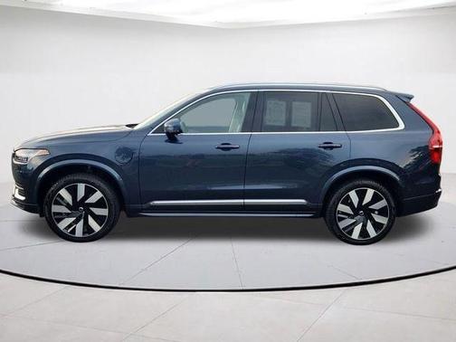 Denim Blue Metallic 2025 Volvo XC90 Plug-In Hybrid T8 Ultra 6-Seater