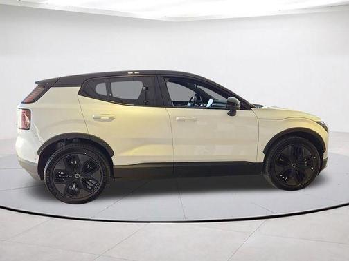 Crystal White 2026 Volvo EX30 TWIN MOTOR CROSS COUNTRY ULTRA