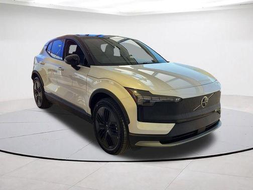 Crystal White 2026 Volvo EX30 TWIN MOTOR CROSS COUNTRY ULTRA