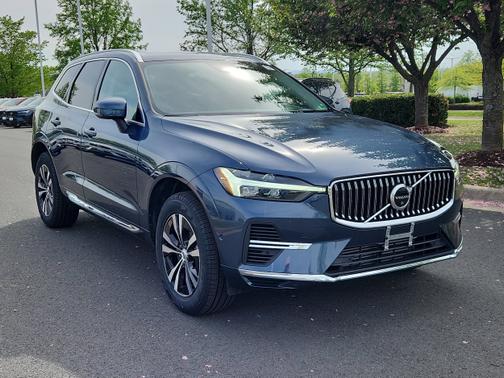 2022 Volvo XC60 Recharge Plug-In Hybrid T8 Inscription Expression