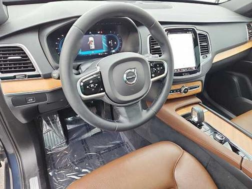 2023 Volvo XC90 Plus