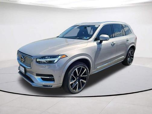 Silver 2023 Volvo XC90 B5 Plus