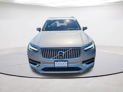 Silver 2023 Volvo XC90 B5 Plus
