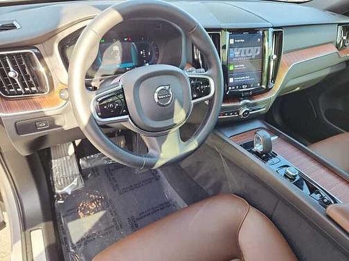 2023 Volvo XC60 Plus