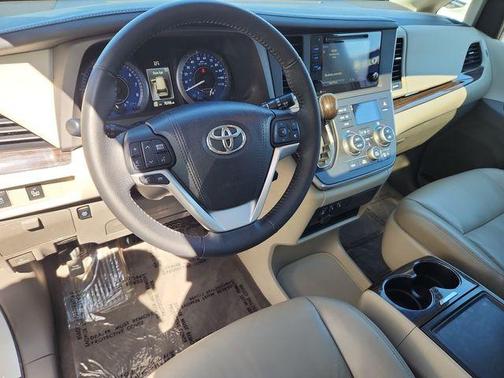 2015 Toyota Sienna XLE