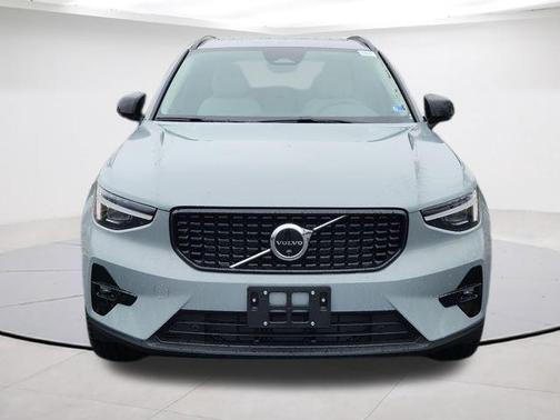 Gray Metallic 2026 Volvo XC40 B5 Ultra