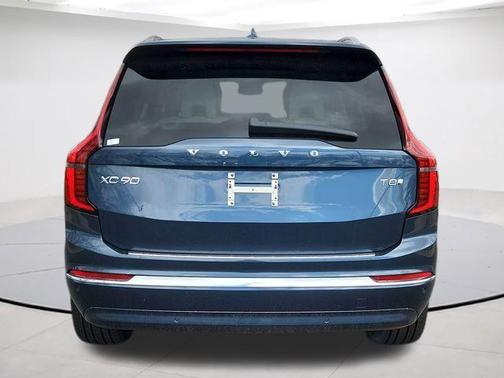 Denim Blue Metallic 2026 Volvo XC90 Plug-In Hybrid T8 Ultra 7-Seater