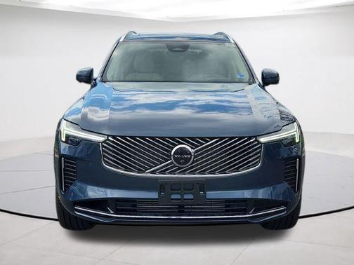 Denim Blue Metallic 2026 Volvo XC90 Plug-In Hybrid T8 Ultra 7-Seater