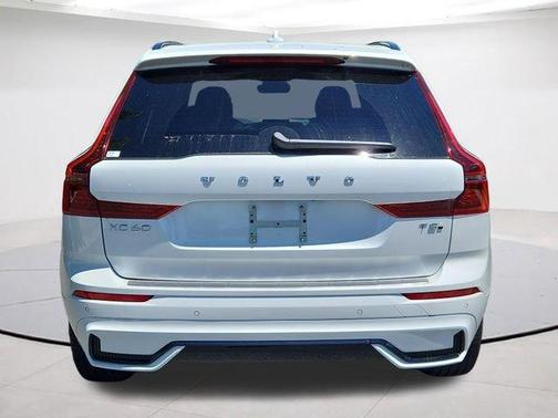 Crystal White 2026 Volvo XC60 Plug-In Hybrid T8 Core