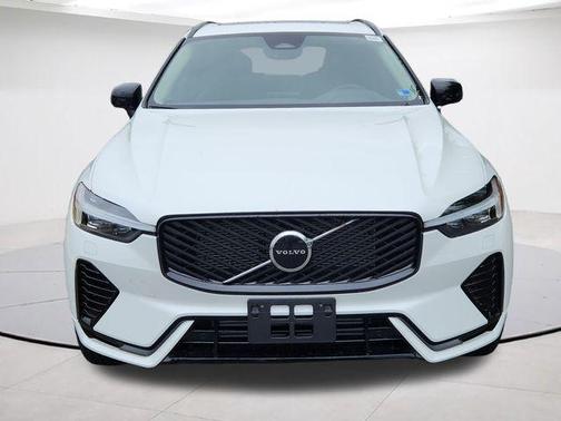 Crystal White 2026 Volvo XC60 Plug-In Hybrid T8 Core
