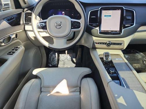 2023 Volvo XC90 Recharge Plug-In Hybrid T8 Ultimate 6-Seater