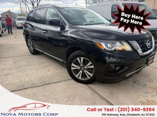 2017 Nissan Pathfinder SL