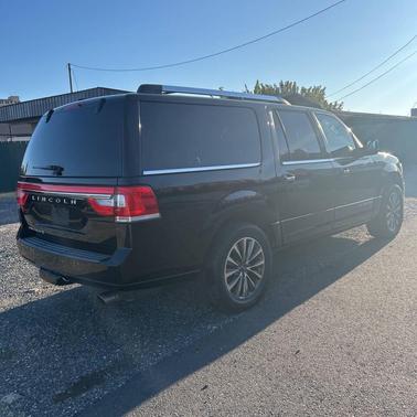 2017 Lincoln Navigator Select