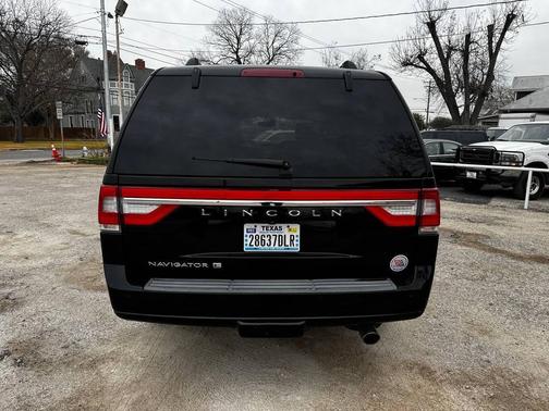 2017 Lincoln Navigator Select