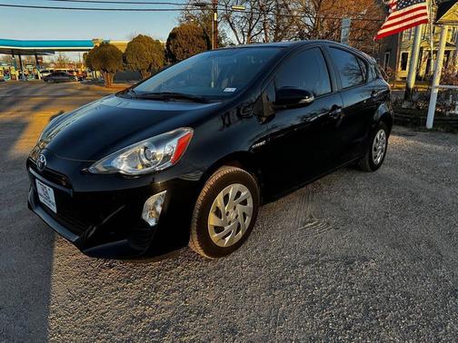 2016 Toyota Prius c Two