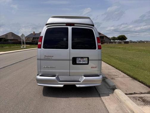 2004 GMC Savana 1500 Base