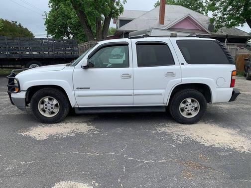 Summit White 2002 Chevrolet Tahoe LT