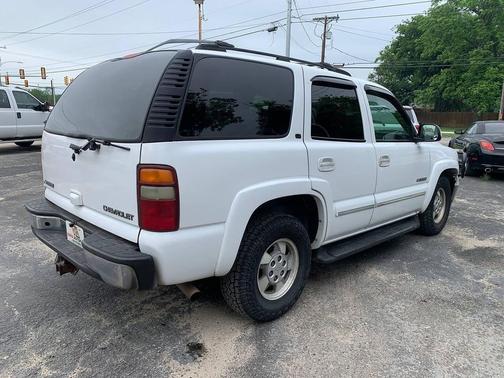 Summit White 2002 Chevrolet Tahoe LT