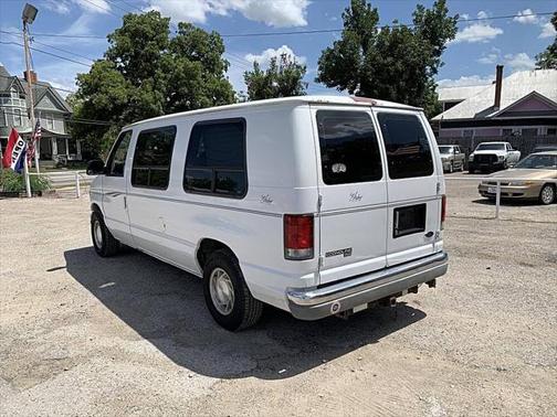 1998 Ford E150 Base
